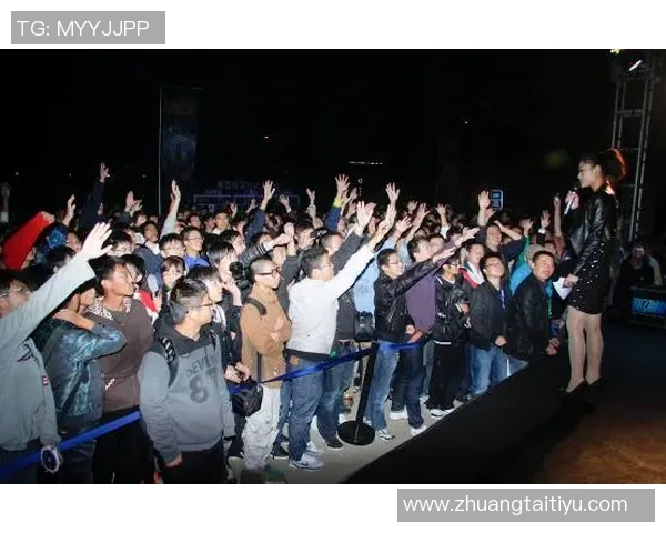 南京足球队在全国锦标赛积分榜上以98分稳居第一名展现强劲实力